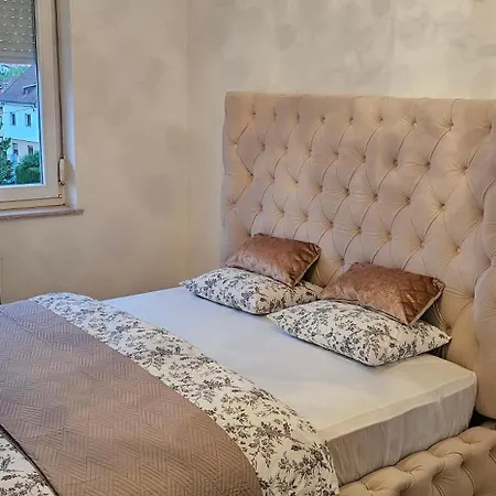 Апартаменти Muric 1 *